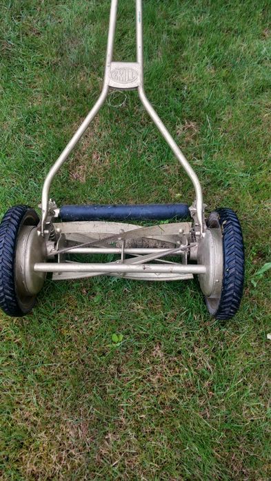 Stara kosiarka ręczna Brill Ideal