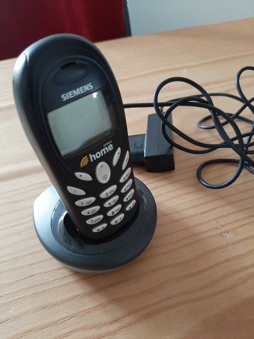 Siemens HOME Mobile Phone + Charger64738260097409121