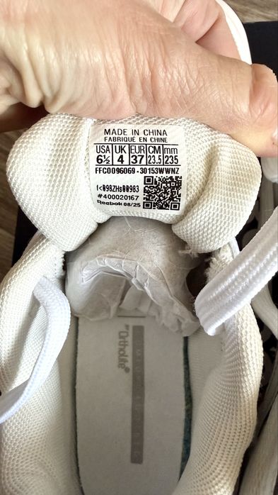 Продам жіночі кросівки Reebok
