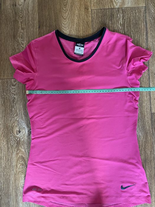 Футболка жіноча для тренувань Nike pro dri fit
