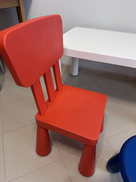 Стіл дитячий IKEA MAMMUT білий. Крісло і табурет.