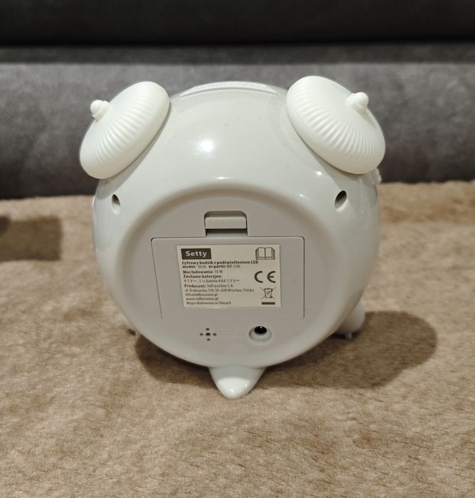Budzik z podświetleniem LED