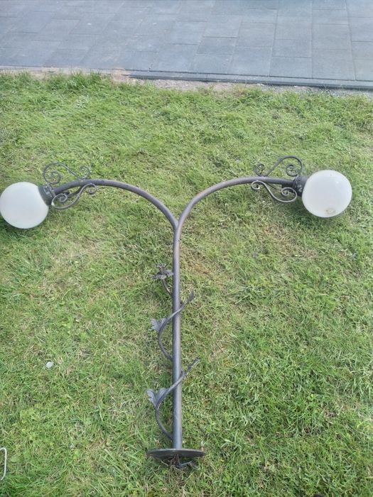 Lampy ogrodowe kute
