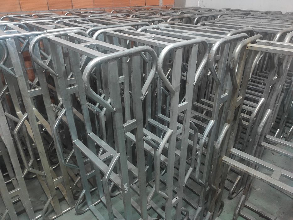 Dormentes/Suportes de metal para barricas de 225L