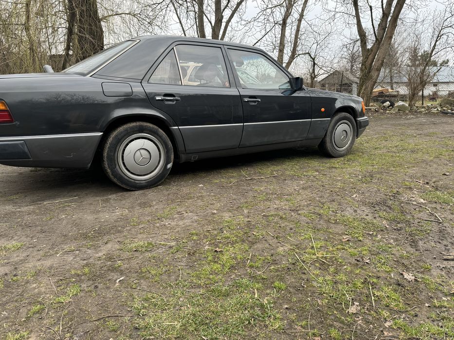 Mercedes w124 z 1990 roku