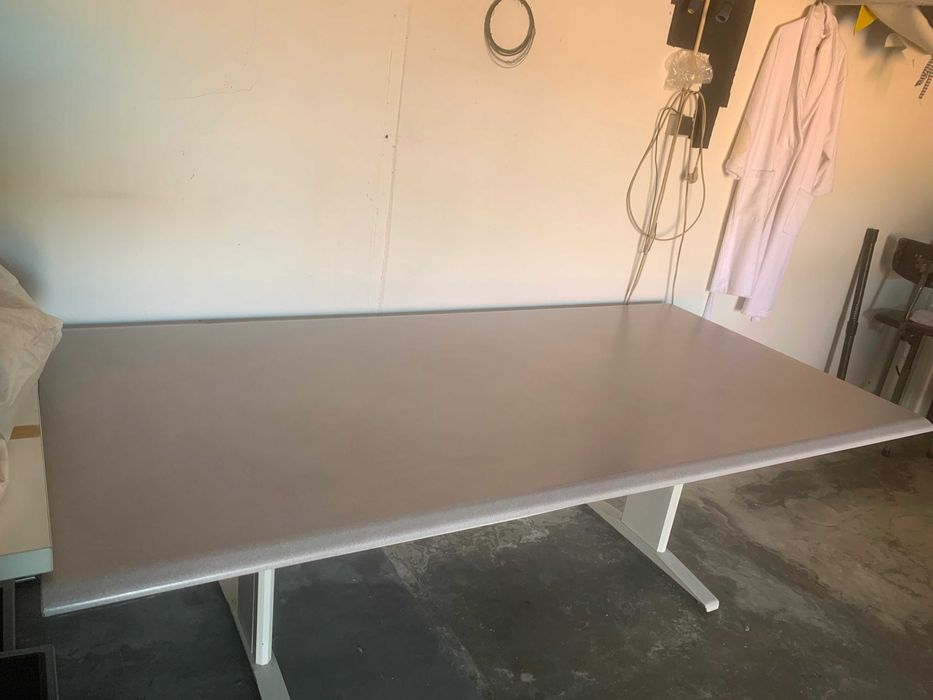 vendo mesa de compotador nova