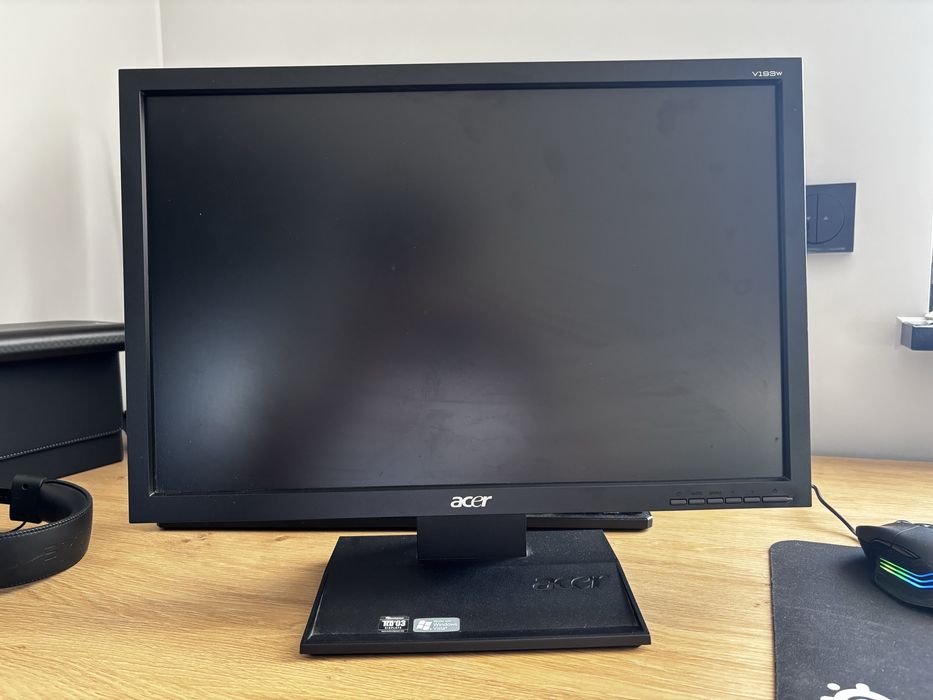 Monitor ACER V193W