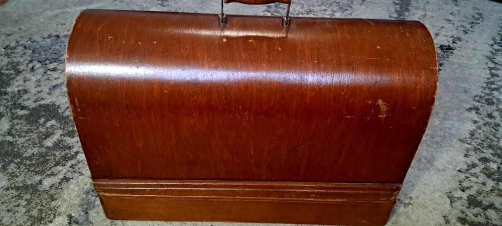 Швейна машинка з паспортом