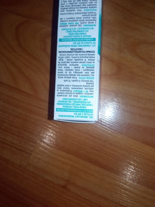 Loreal Bright Reveal fluid redukujący przebarwienia SPF50