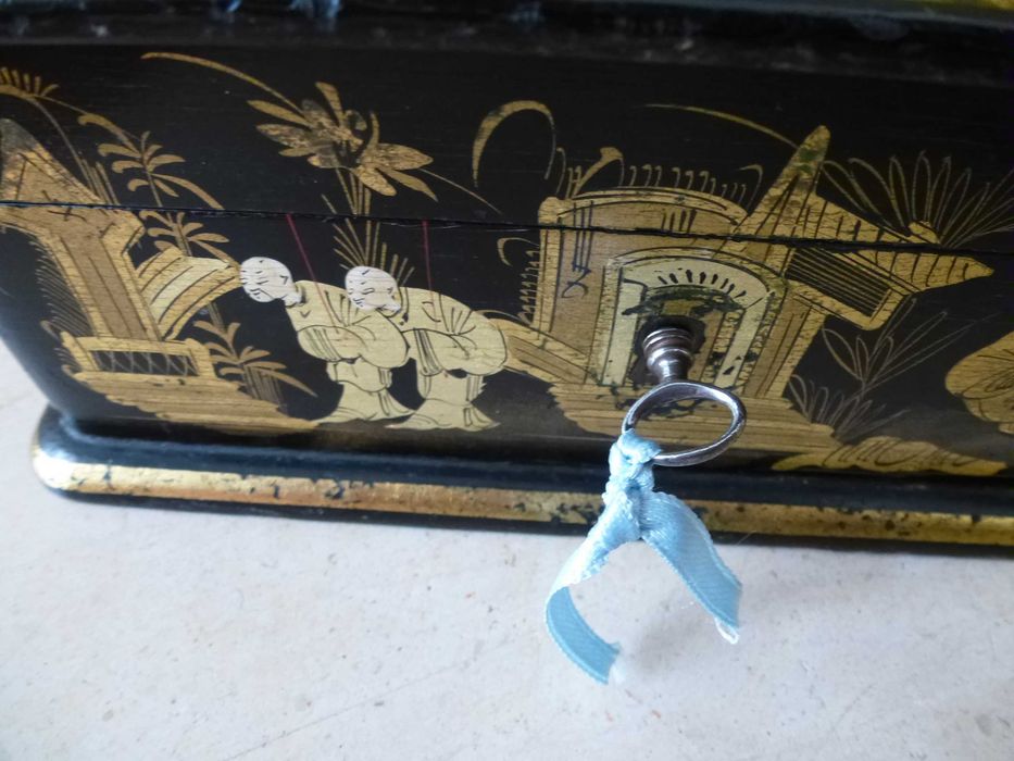 Porta joias de Papier Maché antiga