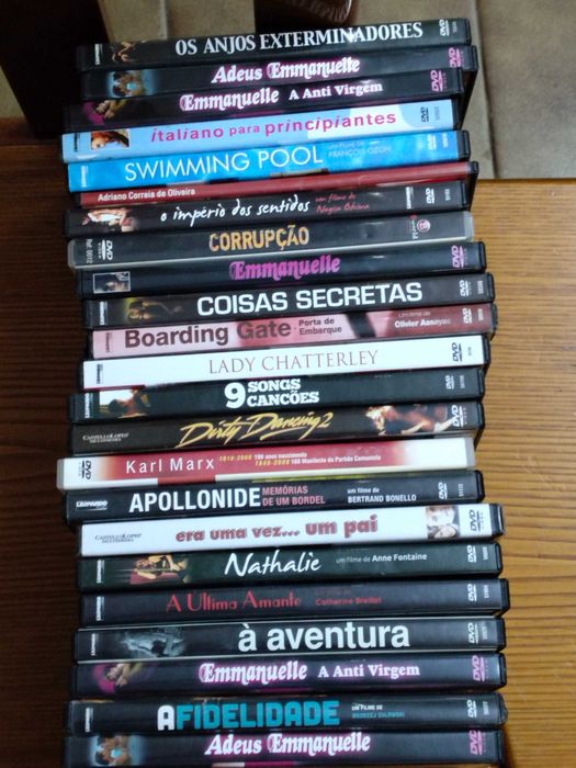 Filmes em DVD. Cassetes de VHS e música. Cd's musica etc
