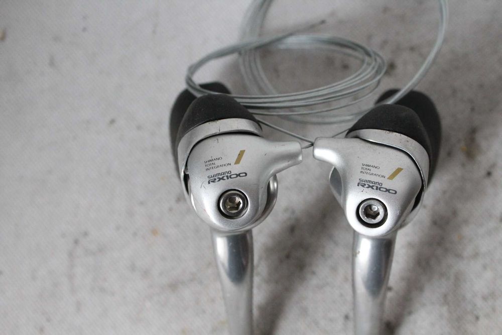 klamkomanetki szosowe shimano RX100 ST-A550 . 2x8s 8 speed era lata 90' CU1