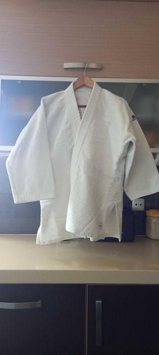 Fatos de Judo, Karaté, cintos e acessório de protecção