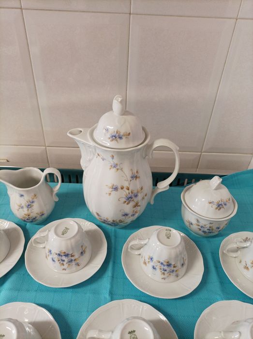 Lindo serviço de chá completo, muito antigo..