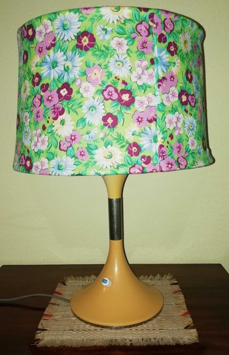 Настольная лампа светильник времен СССР для Вашего интерьера.