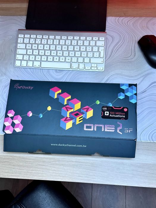 Teclado Mecânico DUCKY One 2 SF RGB 65% PT-PT