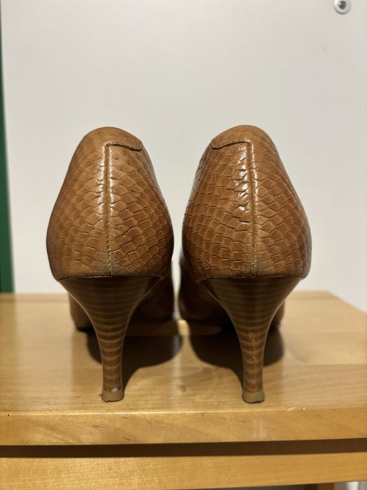 Brązowe, skórzane czółenka na obcasie