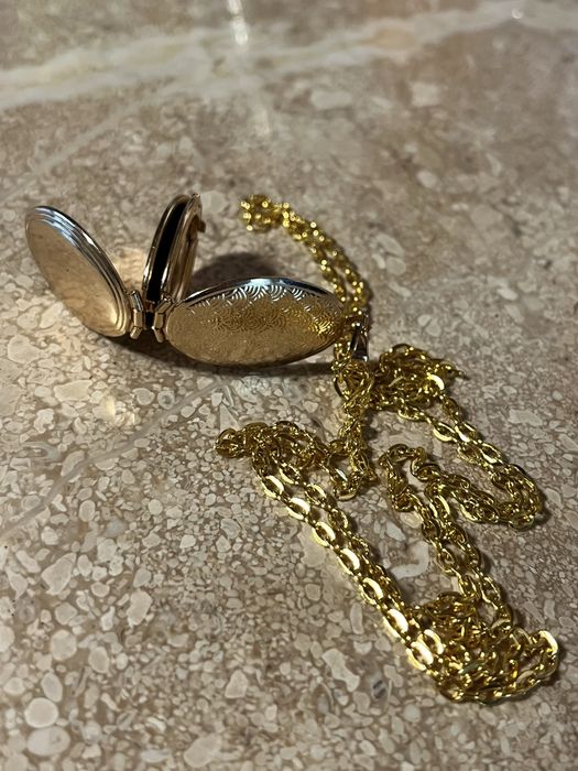 Naszyjnik otwierany sekretnik na zdjecia