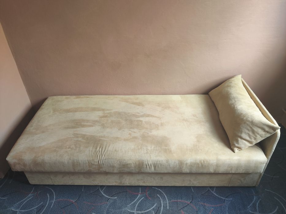 Łóżko jednoosobowe z pojemnikiem