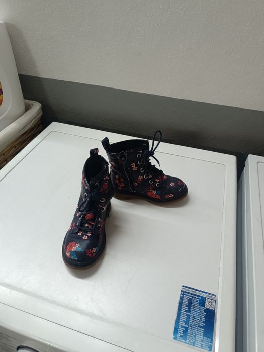 Botas  para menina em ótimo estado