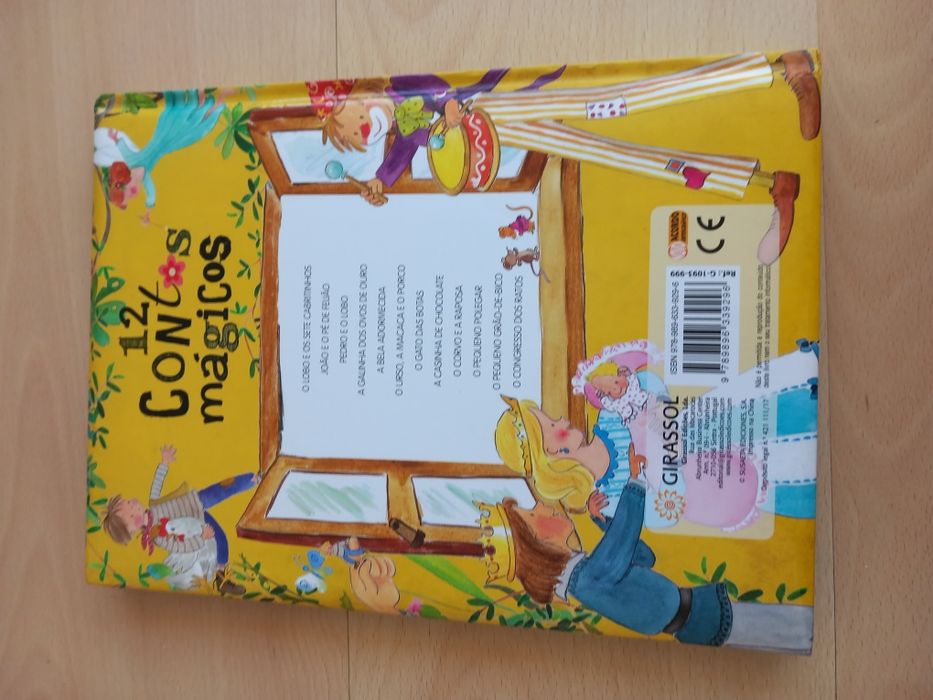 Livro infantil "12 contos mágicos"