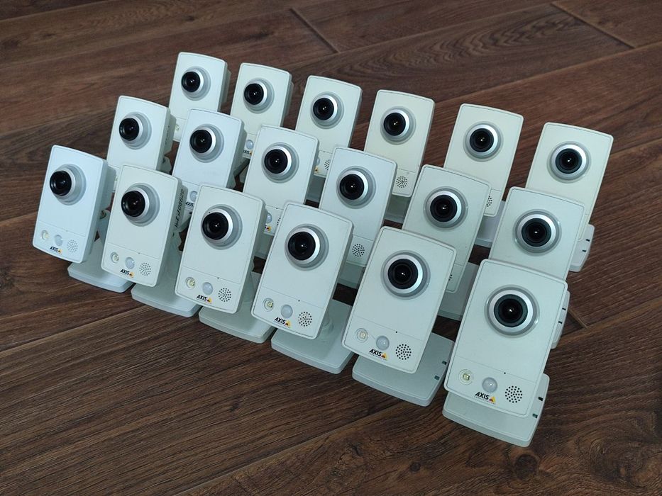 Сетевая камера Axis M1034-W