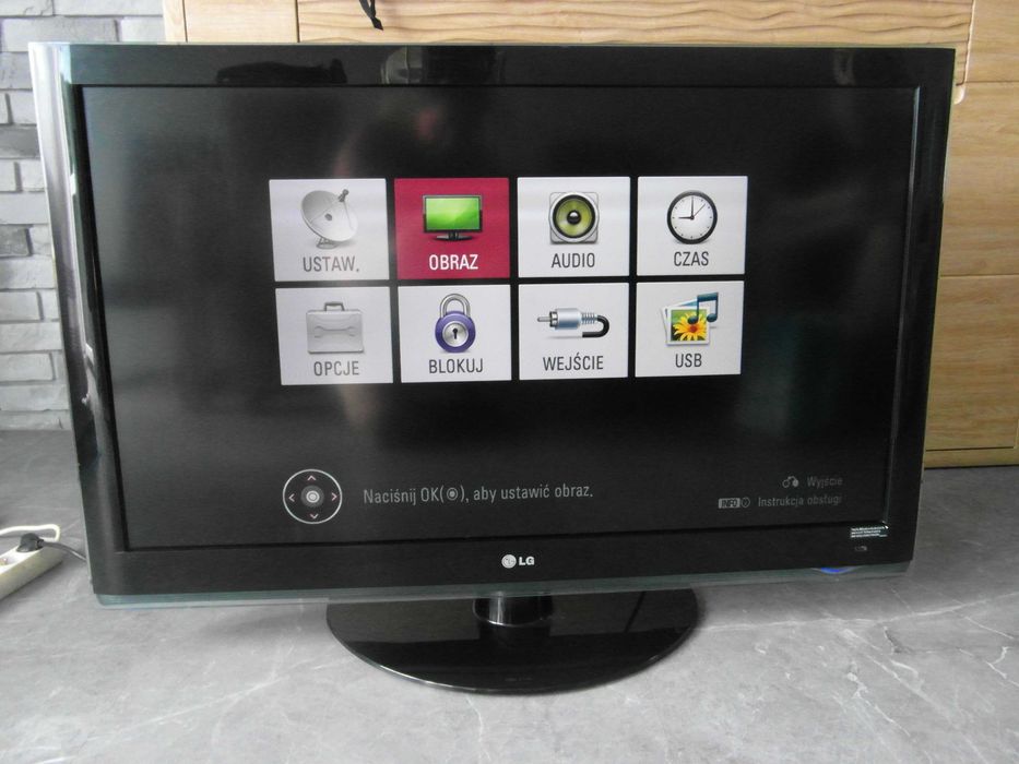 Telewizor LG 42 cale + dekoder