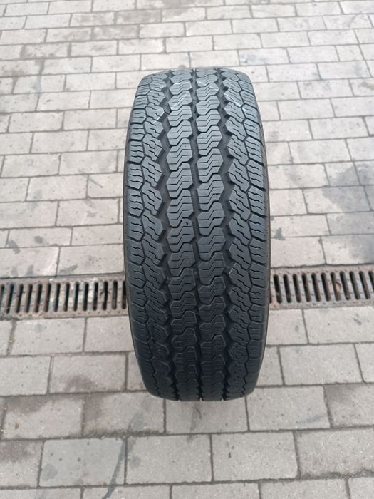 205/65R15C Continental VancoFourSeason