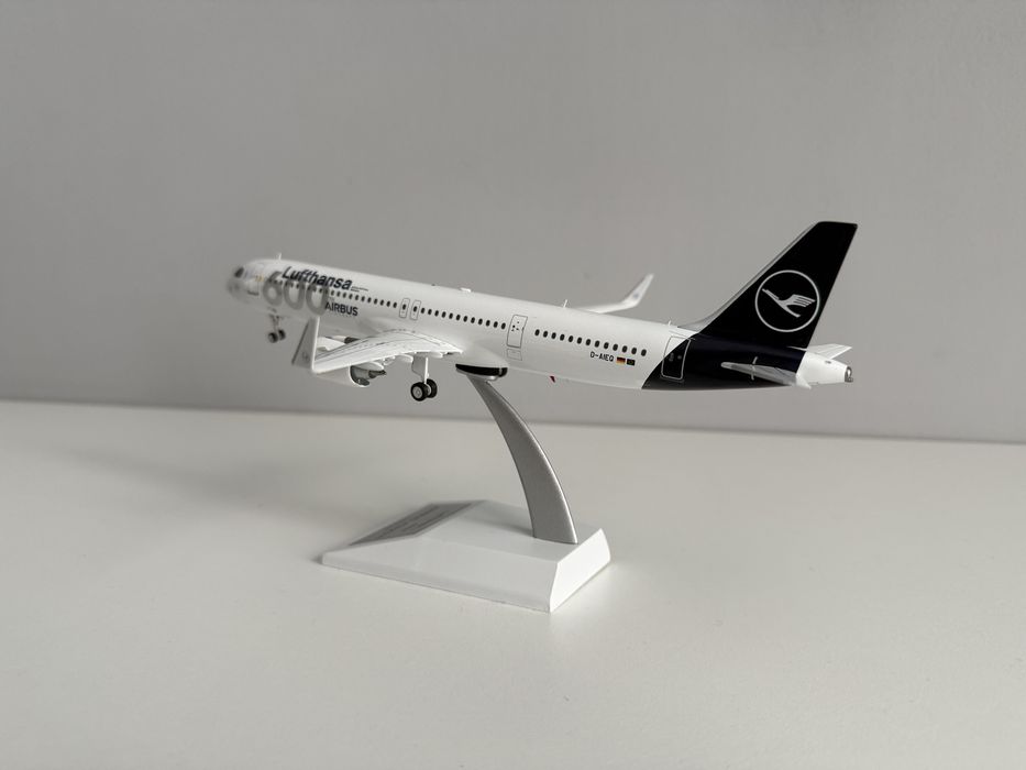 Model samolotu Airbus A321neo Lufthansa JFox w skali 1:200