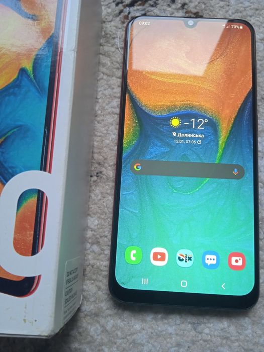 Телефон СамсунгА 30 .3100 гривень