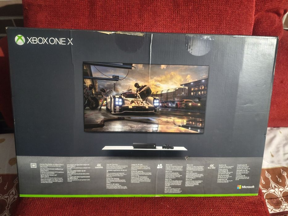 Xbox One X Hyperspace + Comando + Jogos