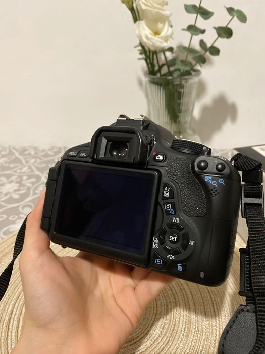 Фотоапарат Canon 600D