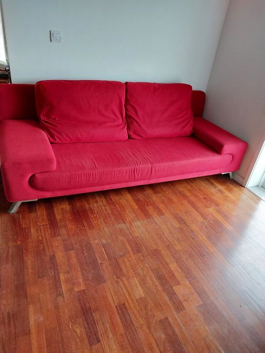 Sofá com Pufe de Apoio