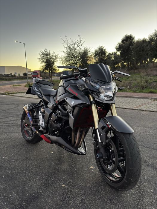 Susuki Gsr 750 freegun edição limitada