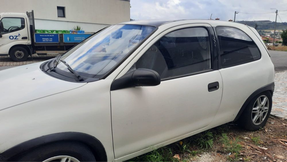 Vende se opel corsa B