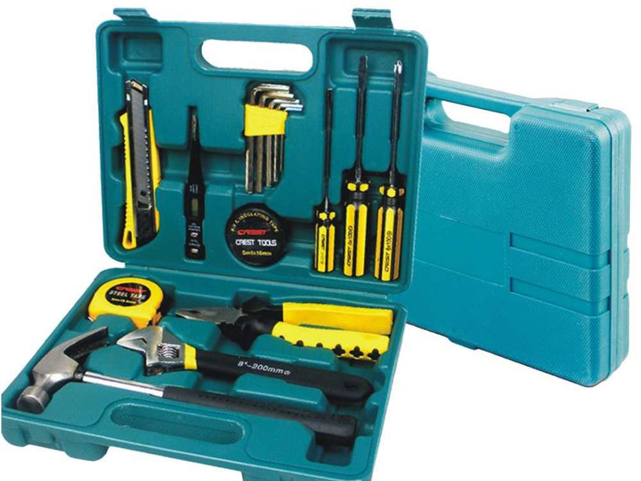 Zestaw narzędzi śrubokręty młotek 16 el walizka