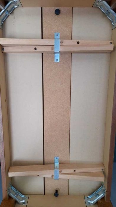 Mesa 'Bjursta' (em carvalho)