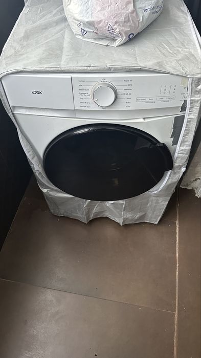 Máquina de lavar roupa com função de secagem