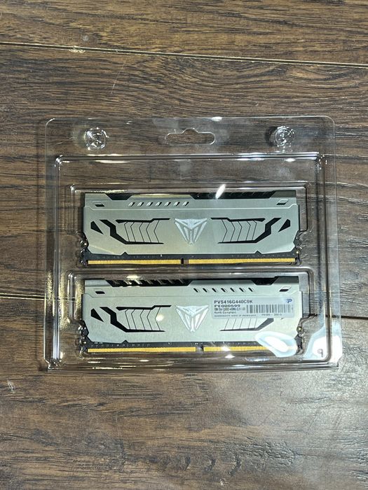pamięć RAM Patriot Viper Steel DDR4 – 16 GB 4400 Mhz