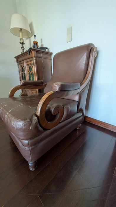 Lote 5 Cadeirões Art Déco em Pele – 3 em Estado normal + 2 para Restauro
