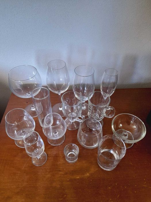 Copos variados em vidro