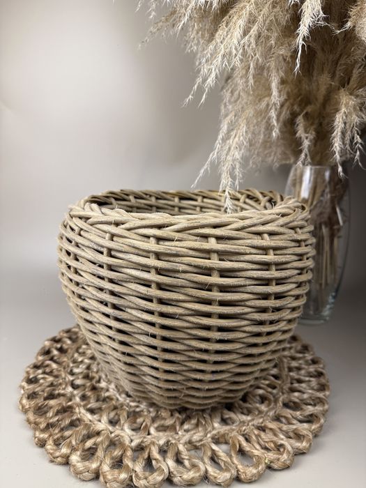 Ротанг.Власне виробництво ротангу.Кашпо.Купити ротанг