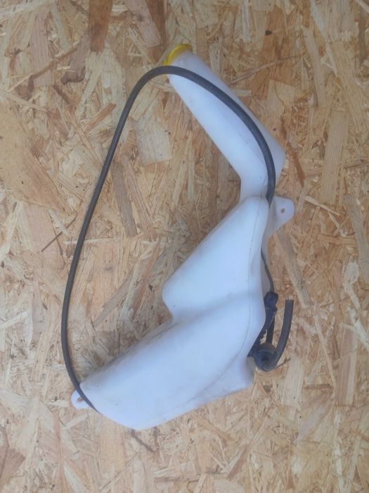 Zbiorniczek płynu spryskiwaczy pompka Opel Astra G II GM 90585762