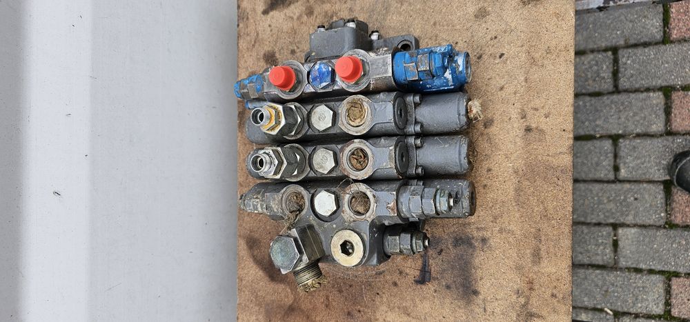 Rozdzielacz hydrauliczny  sekcja rexroth sigma mini koparka
