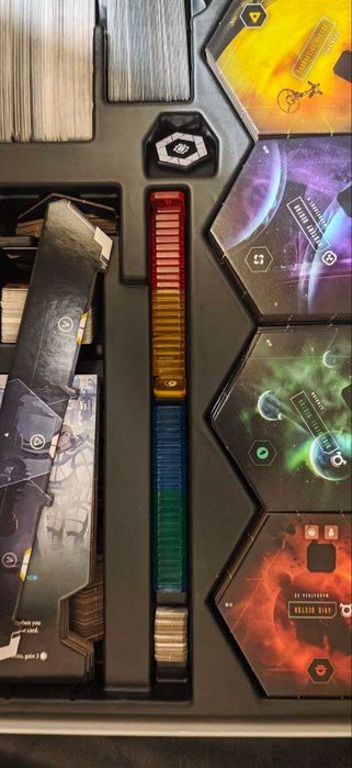 Gra Planszowa Fractal Edycja Gamefound Core (EN)  Używana