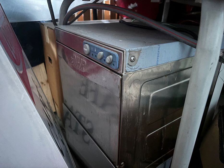 Maquina de cafe, moinho e maquina de pavar loiça
