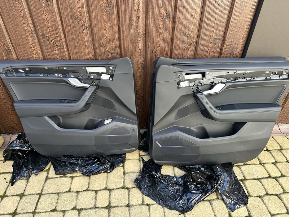 Потолок чорний, елементи салону Touareg CR R-line