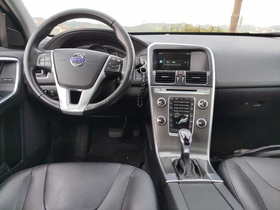 Volvo XC60  D4  Momentum cx automática
