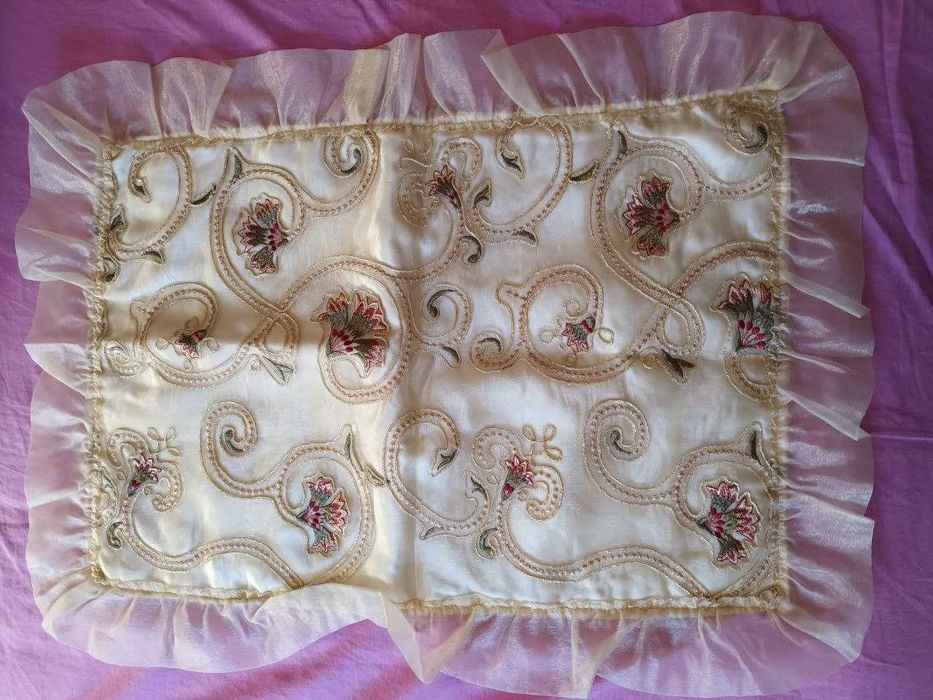 Manta com 2 Capas de Almofada a Condizer