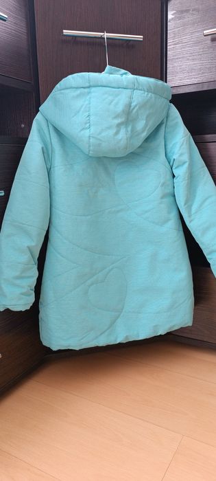 Продам куртку на девочку (весна-осень) 5-7 лет